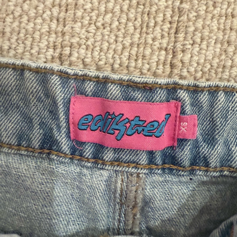 Petite Low Rise Edikted Jeans - image 2